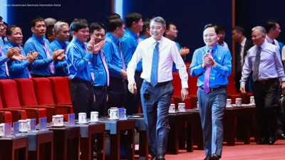 Vietnam’s PM Discusses Labor and Productivity with Trade Union Leaders
