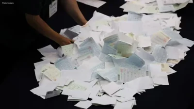 Korea's Election Head Steps Down Amid Ballot Crisis