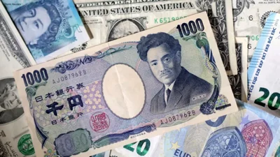 Yen Stays Close to 160 as Dollar Rises Amid Gulf Unrest